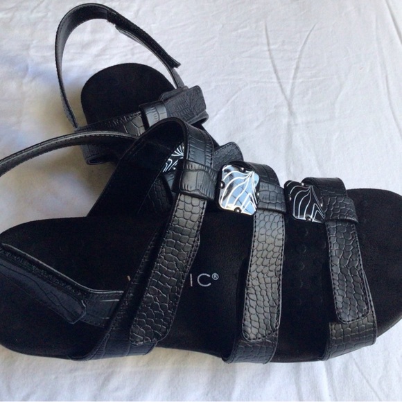 Vionic
Amber Cork Sandals - Picture 3 of 7